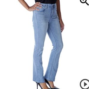 NWT DG2 by Diane Gilman hi rise Basic Bootcut Jean